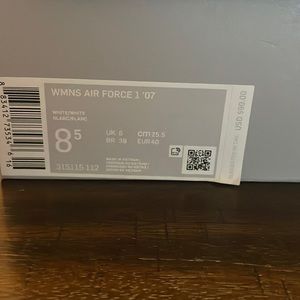 Women’s Nike Air Force One’s size 8.5